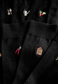 Next EMBROIDERED EIGHT PACK - Zoknik - black gardening