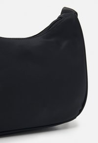 Weekday ZARI BAG - Mala de mão - black