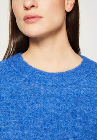 Selected Femme SLFLULU LS O-NECK B NOOS - Pulóver - nebulas blue/melange