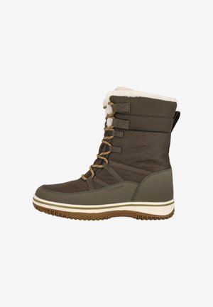 Botte imperméable marron avec un dessus en tissu texturé, col en fausse fourrure blanche et design de lacets vertical ; semelle en caoutchouc avec une traction prononcée.