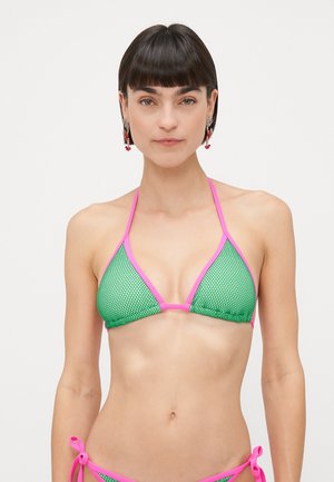 Grønn mesh-bikini med rosa kant, med en trekantet topp med halterstropper og justerbare knytninger på sidene av bunnene.