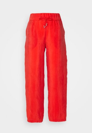 AERON AURORA PANTS - Stoffhose - scarlet