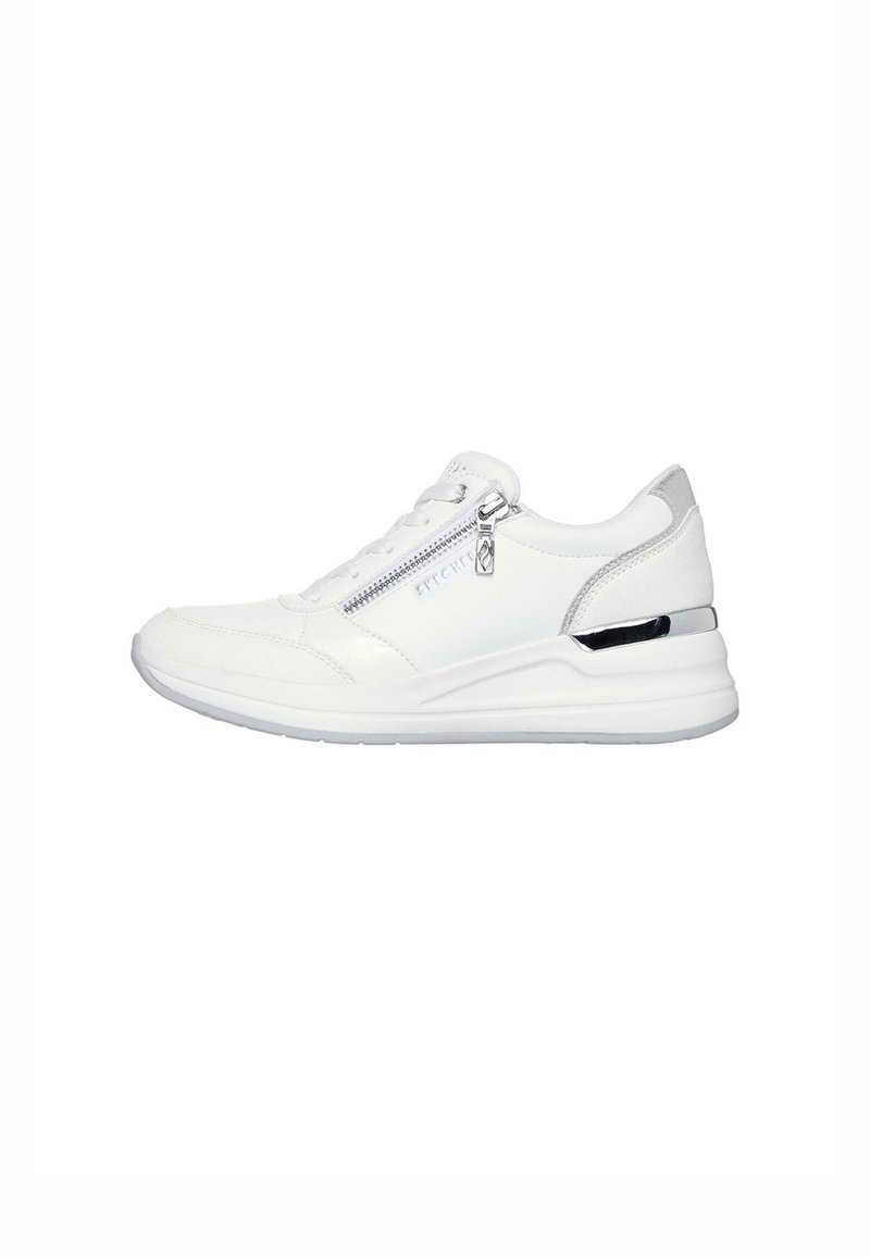 Scarpe da ginnastica bianche con un esterno in pelle testurizzata, chiusura laterale con zip e accenti argentati sul tallone e sui lati. Suola leggera.
