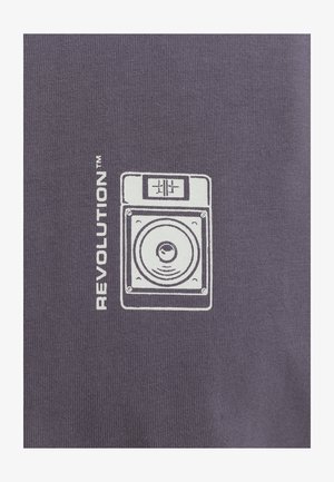 REVOLUTION, APPLICATION - Print T-shirt - purple