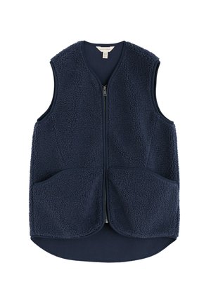 Námornícka modrá flísová vesta s predným zipsom, dvoma veľkými vreckami a zaobleným lemom. Vyznačuje sa mäkkým, textúrovaným materiálom a bezrukávovým dizajnom.