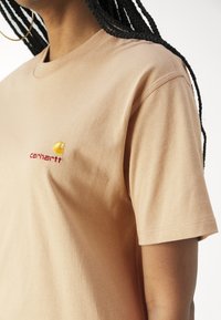 Carhartt WIP AMERICAN SCRIPT - Basic T-shirt - sable