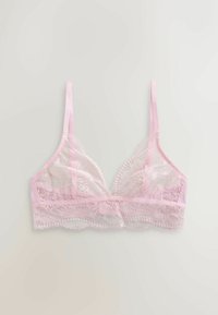 Mehka rožnata čipkasta braletka s tankimi nastavljivimi naramnicami in cvetličnimi vzorci, položena na svetlo podlago.