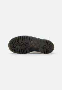 Dr. Martens Stivaletti stringati - black