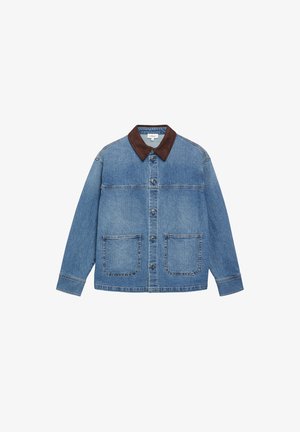 Blaue Jeansjacke mit braunem Kragen, Knopfleiste vorne, langen Ärmeln und zwei aufgesetzten Taschen vorne.