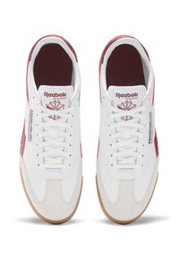 Reebok Classic CAMPIO XT UNISEX - Sportcipő - ftwrwhite classicburgundy rbkgum04