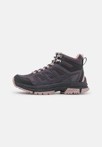 Mitternhöhe Wander Schuhe verfügen über ein dunkelgraues Obermaterial mit rosa Akzenten, strapazierfähigen synthetischen Materialien, einer verstärkten Zehenkappe und einer strukturierten Sohle für Traktion.