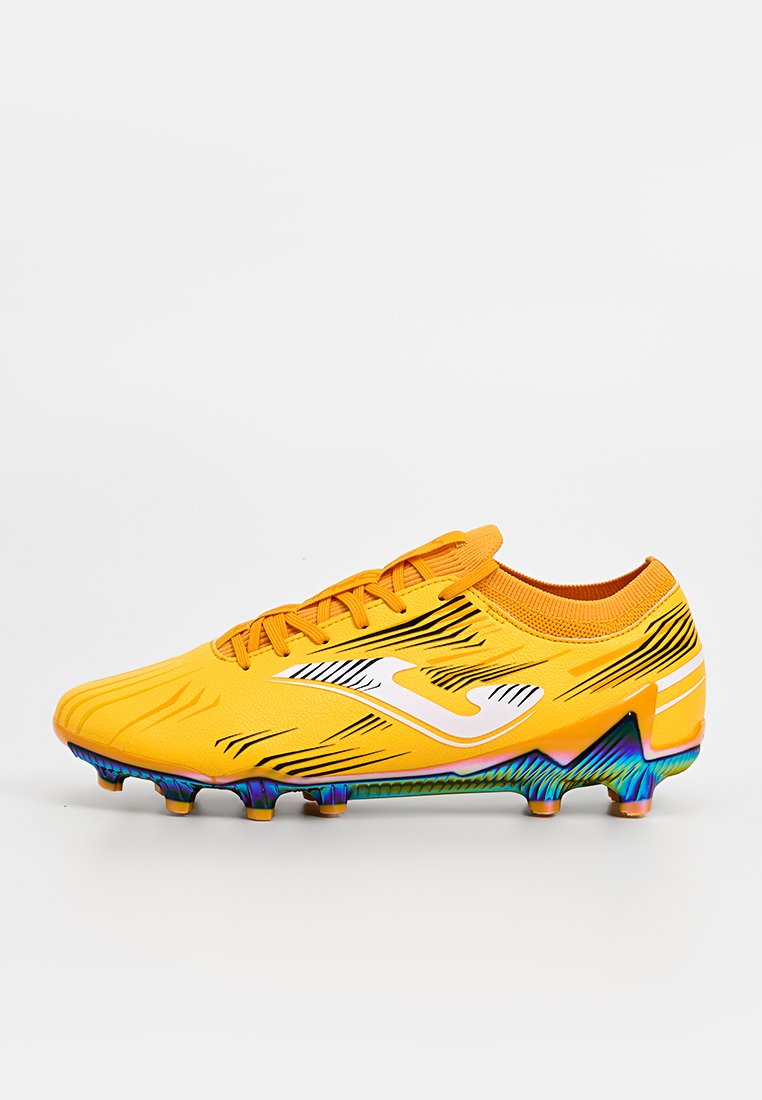 Botines de fútbol para terreno firme