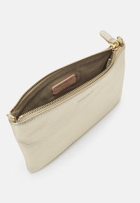 Coccinelle BEST CROSSBODY - Borsa a tracolla - pale gold coloured