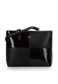 Sort tote bag med patchwork-design, der har glatte, patent- og krokodille-teksturer samt en aftagelig skulderrem.