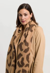 FRAAS ANIMAL LEO BIAS CUT - Écharpe - camel
