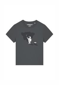 Donkergrijze t-shirt van katoen met een cartoon astronaut die sterren schildert op een donkere achtergrond, met een verfemmer ernaast.