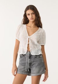 Stradivarius - MOM - Denim shorts - grey denim Thumbnail Image 1