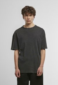 Urban Classics WASHED TEE - T-shirts - black