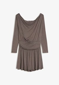 Unselected, dark brown