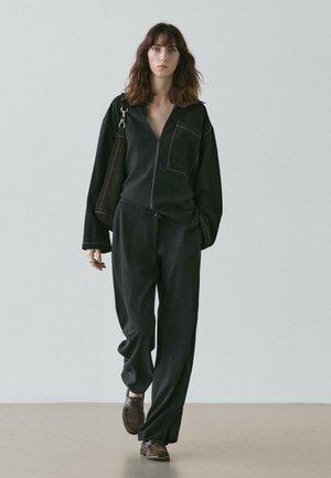 WITH SEAM DETAIL - Broek - black