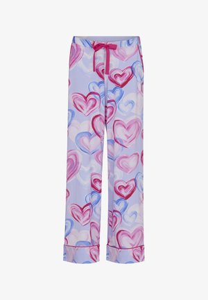 Jasnofioletowe spodnie piżamowe w różowe i niebieskie wzory serc, z różowym sznurkiem w pasie i ściągaczami u dołu nogawek.