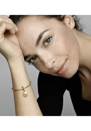 Pandora SPARKLING FAMILY TREE DANGLE - Charm - gold plated