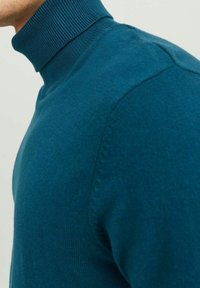 Jack & Jones JJEEMIL ROLL NECK - Maglione - sailor blue