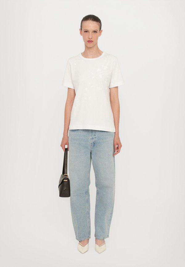 PIRIS - Basic T-shirt2