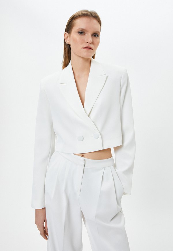 DOUBLE BREASTED BUTTONED CROP  - Blazer