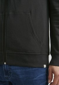 11 Project PRNAHIM - Felpa con zip - black