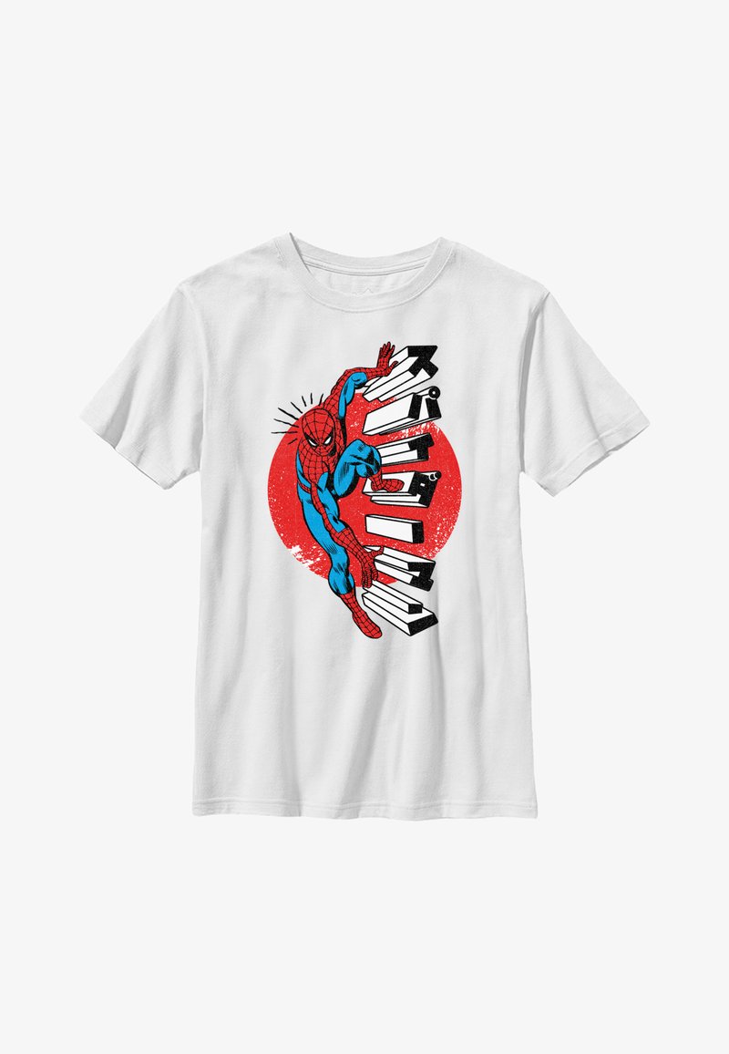 Weißes T-Shirt mit einem blauen und roten Spider-Man-Motiv in dynamischer Pose, vor einem großen roten Kreis und schwarzen Textakzenten.