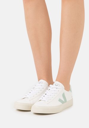 Veja, Baskets basses - white