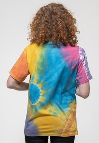Paradiso Clothing GRATEFUL DEAD MAY 1977 DIP DYE - Print T-shirt - red