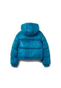 Giacca a vento cropped di un brillante teal, dotata di cappuccio, design trapuntato e materiale lucido e leggero con polsini elasticizzati.