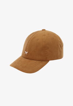 Braune Cord-Baseballkappe mit kleinem weißen gesticktem Logo auf dem vorderen linken Panel, vor weißem Hintergrund dargestellt.