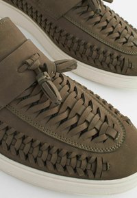 Next TASSEL REGULAR FIT - Polobotky - khaki green