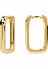 Boucles d'oreilles en or en forme de rectangle avec une finition polie, présentant un design épuré et des rainures subtiles d'un côté pour une texture ajoutée.