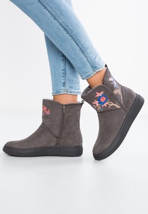 Platform ankle boots - dark grey
