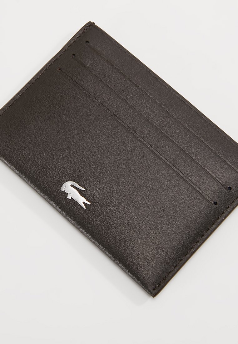 Herren Geldbörsen | Lacoste CREDIT CARD HOLDER Geldbörse dark brown/dunkelbraun - NT44073 Herren Geldbörsen | Lacoste CREDIT CARD HOLDER Geldbörse dark brown/dunkelbraun - NT44073