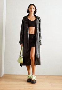 UGG CORA - Platvormsandaalid - caterpillar