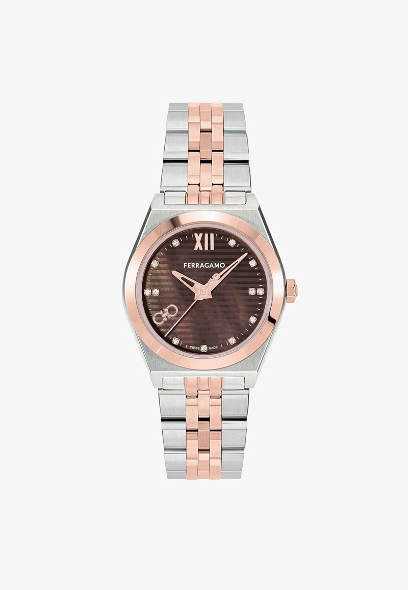 Edelstahlarmbanduhr mit einem zweifarbigen Armband aus Roségold und Silber. Das braune strukturierte Zifferblatt verfügt über Akzente in Roségold und Diamantmarkierungen.