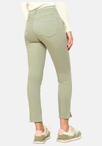 LolaLiza WITH BELT - Oprijete (skinny) kavbojke - khaki faded