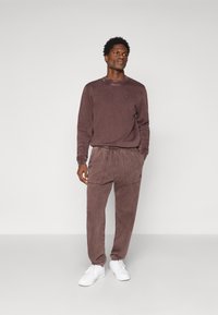 Champion ICONS CREWNECK - Sweatshirt - bordeaux