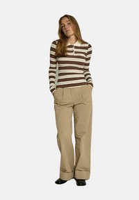 Minus MSPAMMIE LONG SLEEVE - Polosärk - s carafe striped