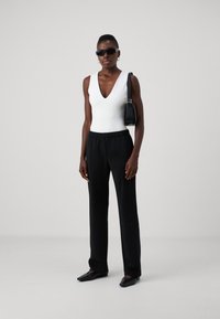 Samsøe Samsøe HOYS STRAIGHT PANTS  - Broek - black
