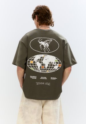 PULL&BEAR Tričko s potlačou - green