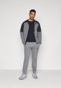Columbia COLUMBIA TECH™ SOFTSHELL HOODIE - Softshell-jope - city grey/black