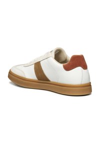 White sneaker with suede brown accents, a rounded toe, lace-up front, and rubber gum sole. Features a smooth leather finish.