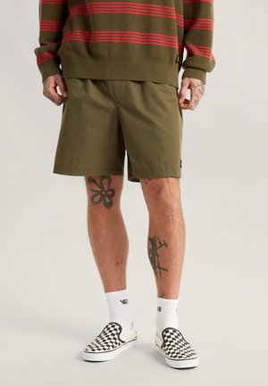 RANGE RELAXED SPORT - Shorts - medium green