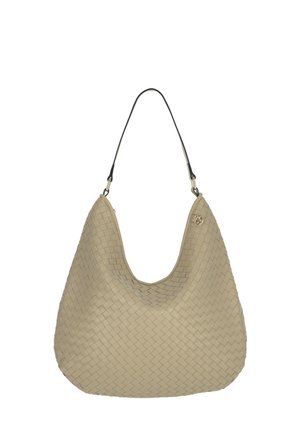 Beżowa torba na ramię z plecionej skóry z pojedynczym czarnym paskiem i małym złotym logo w pobliżu górnej krawędzi.